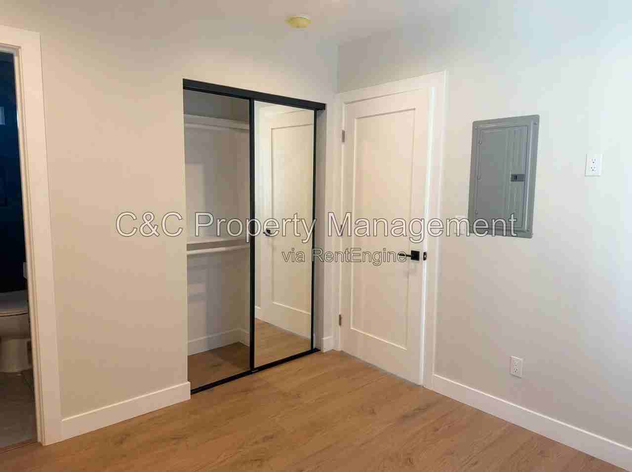 1645 E 50th St - Photo 6 of 9
