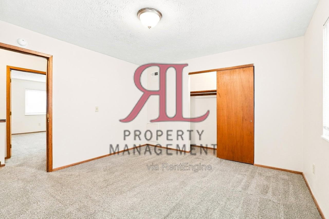 5518 Kenneylane Blvd - Photo 5 of 22
