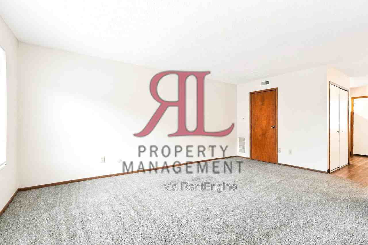 5518 Kenneylane Blvd - Photo 7 of 22