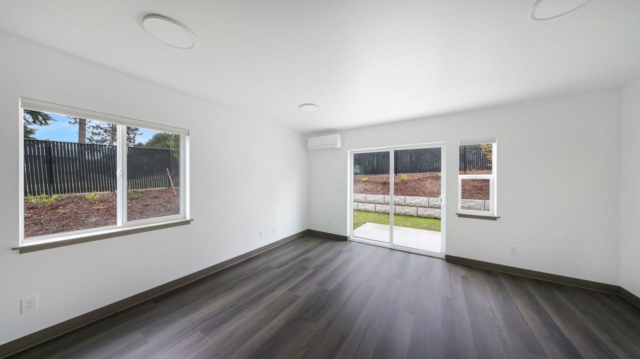 120 Ne 10th Ave #F2 - Photo 3 of 17