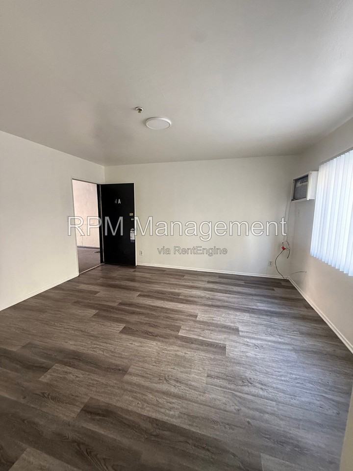 6645 Etiwanda Ave #4A - Photo 2 of 8