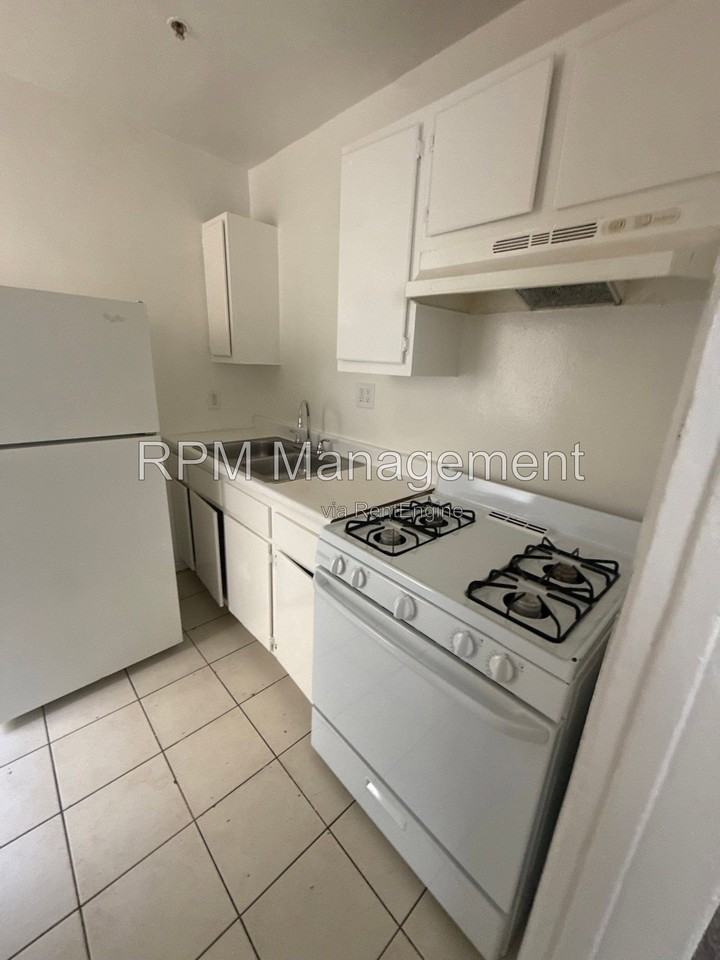 6645 Etiwanda Ave #4A - Photo 5 of 8