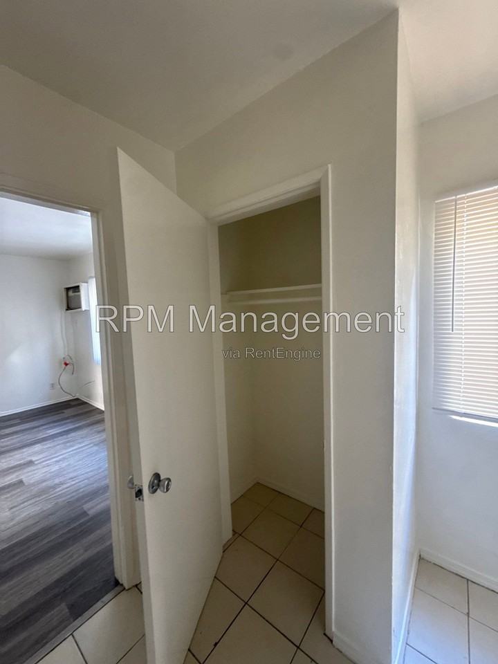 6645 Etiwanda Ave #4A - Photo 6 of 8