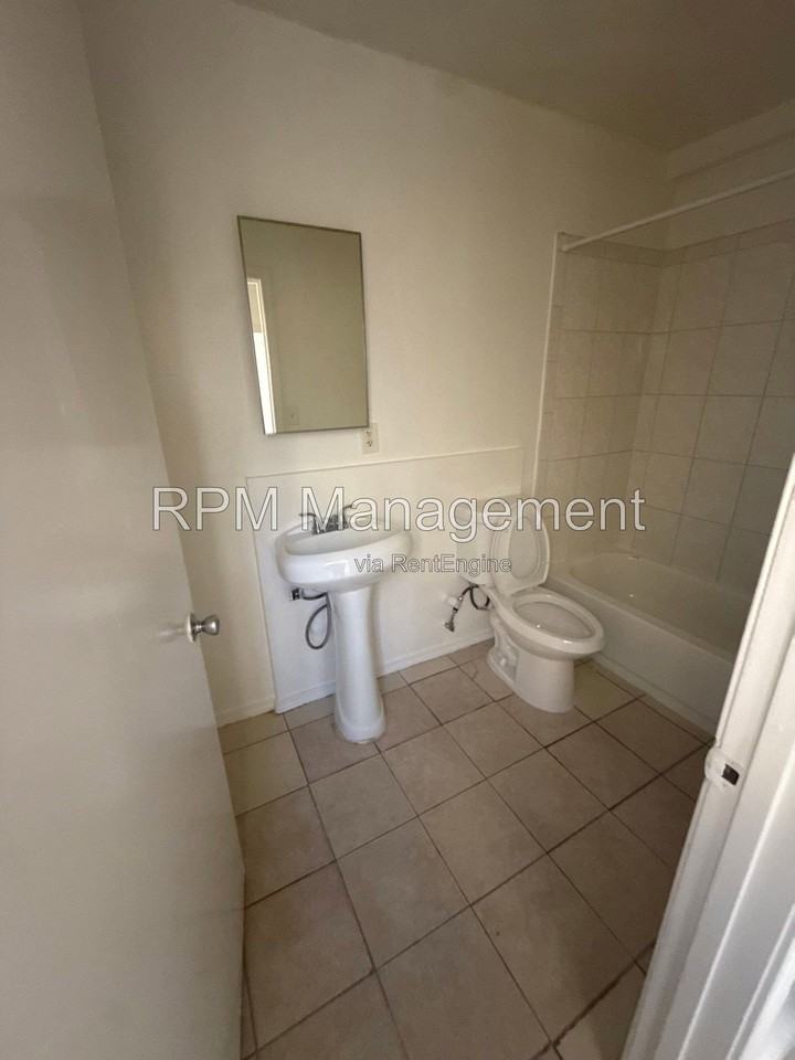 6645 Etiwanda Ave #4A - Photo 7 of 8