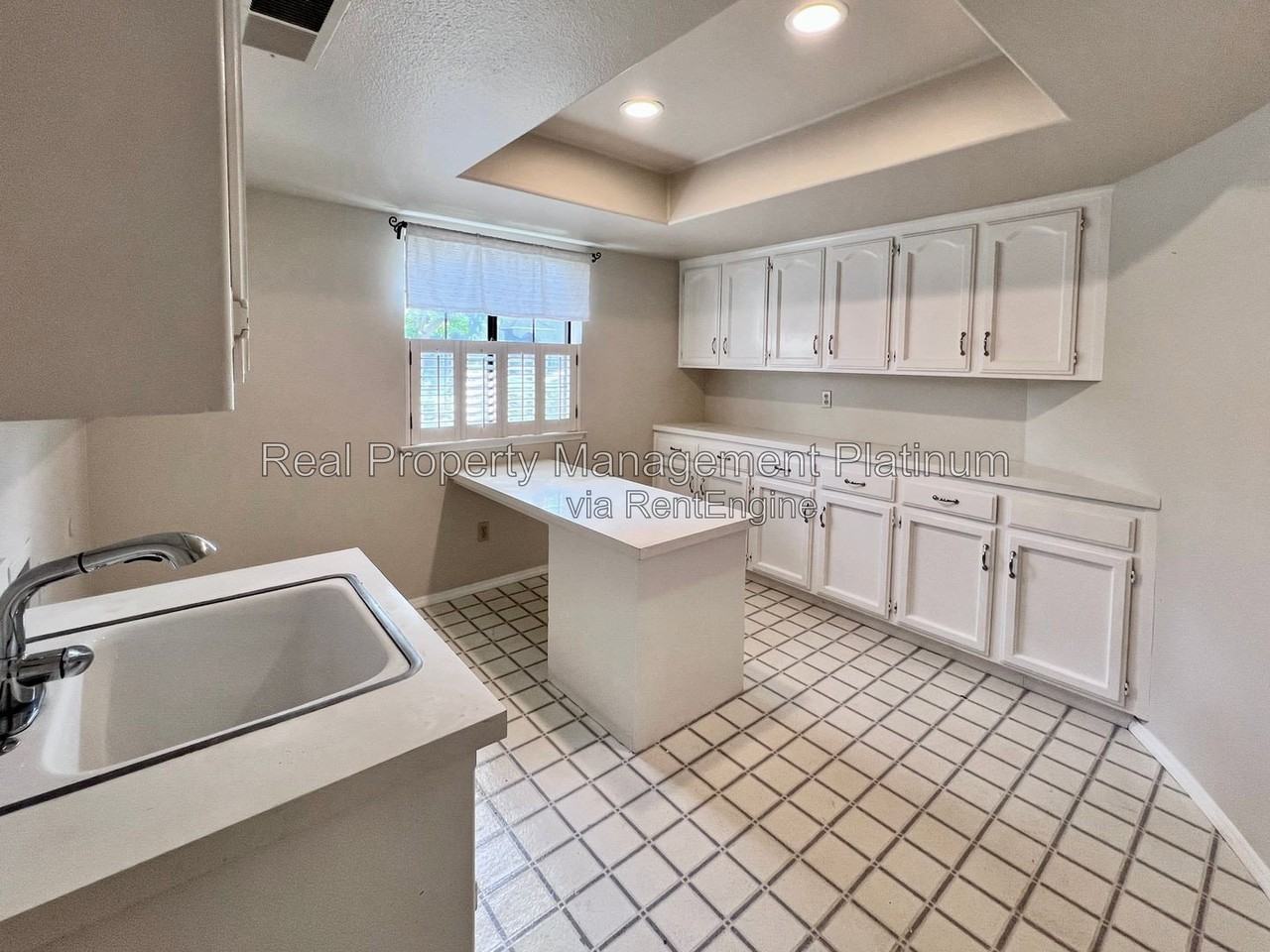 1090 E Cole Ave - Photo 5 of 48
