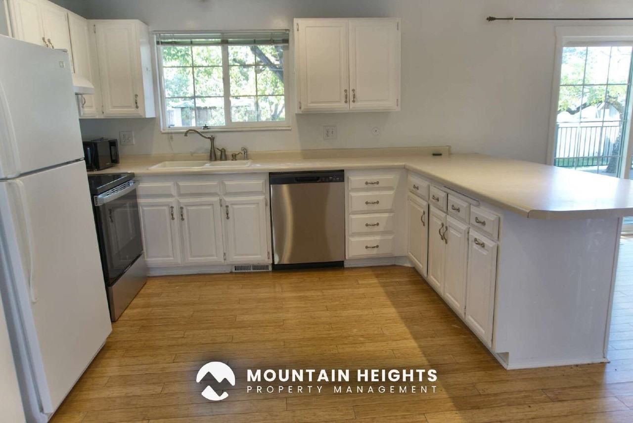 3462 E Greenhills Dr - Photo 7 of 29