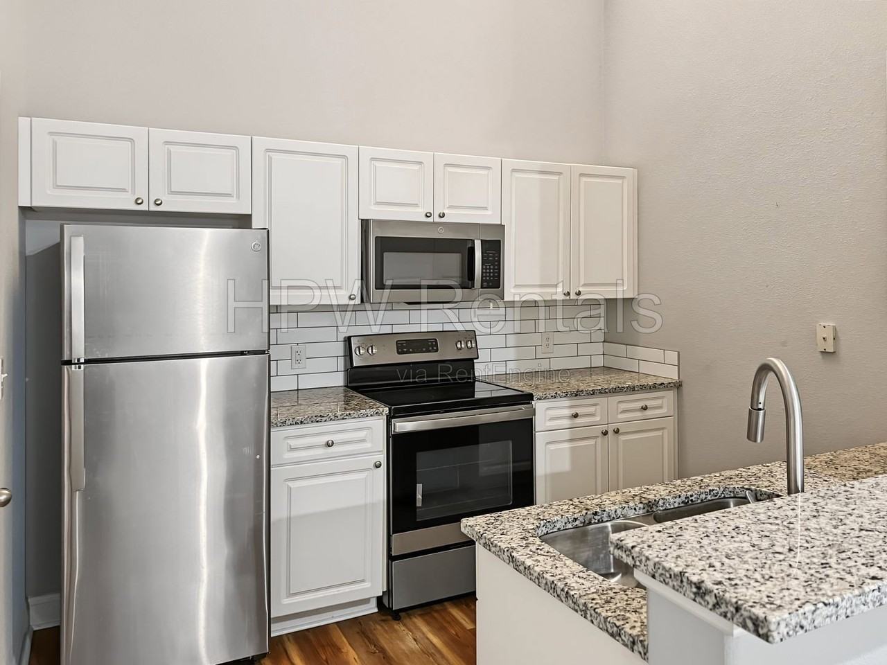 1936 Parkside Village Dr - Photo 4 of 17