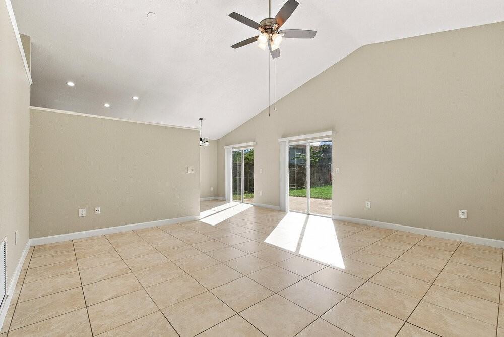 2120 Cuxham Ct - Photo 4 of 16