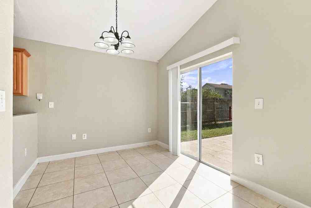 2120 Cuxham Ct - Photo 5 of 16