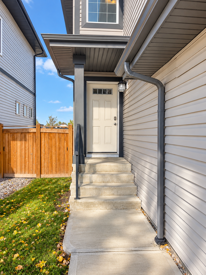 16428 12 Ave Sw - Photo 2 of 42