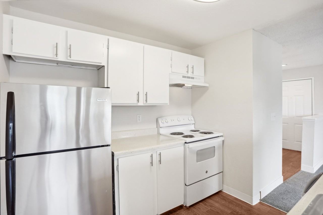 Hillview Apartments - Photo 6 of 50