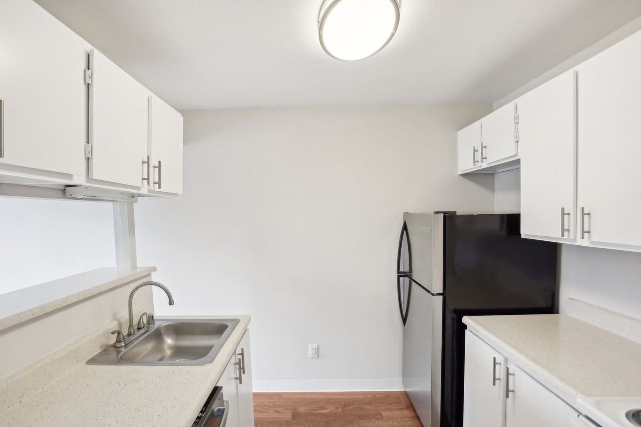 Hillview Apartments - Photo 7 of 50