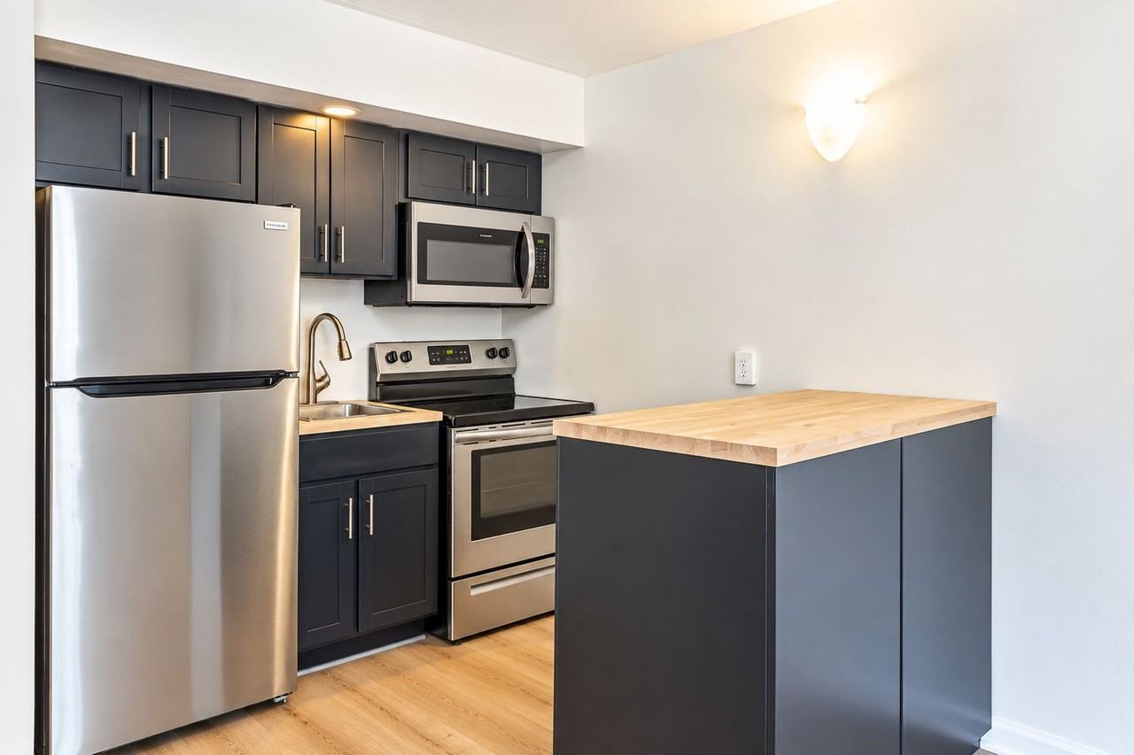 River Hills Flats - Photo 4 of 12
