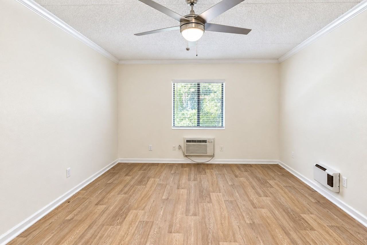 River Hills Flats - Photo 7 of 12