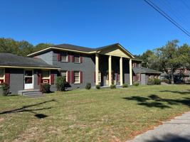 featured image of 120 Engleside St