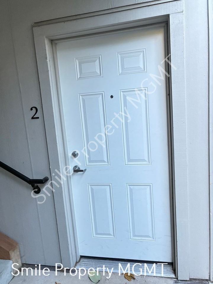 6940 Southeast Long Street - Photo 2 of 19