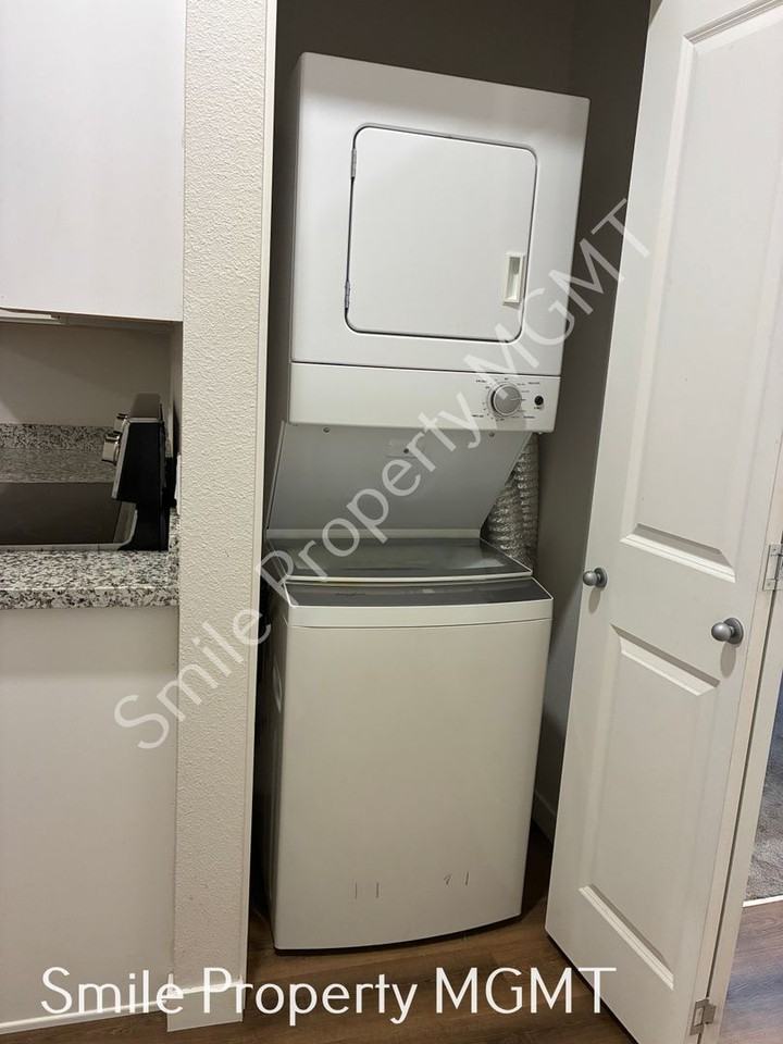 6940 Southeast Long Street - Photo 6 of 19