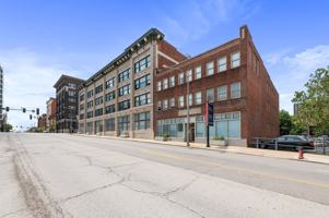 featured image of 920 Broadway Blvd