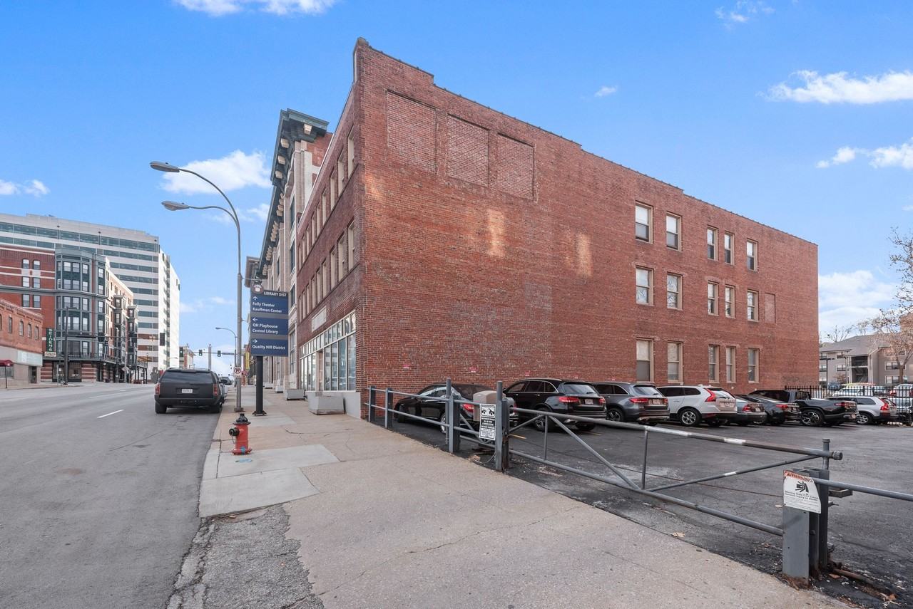 Ide Lofts - Photo 2 of 19