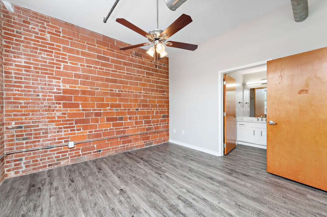 Ide Lofts - Photo 5 of 19