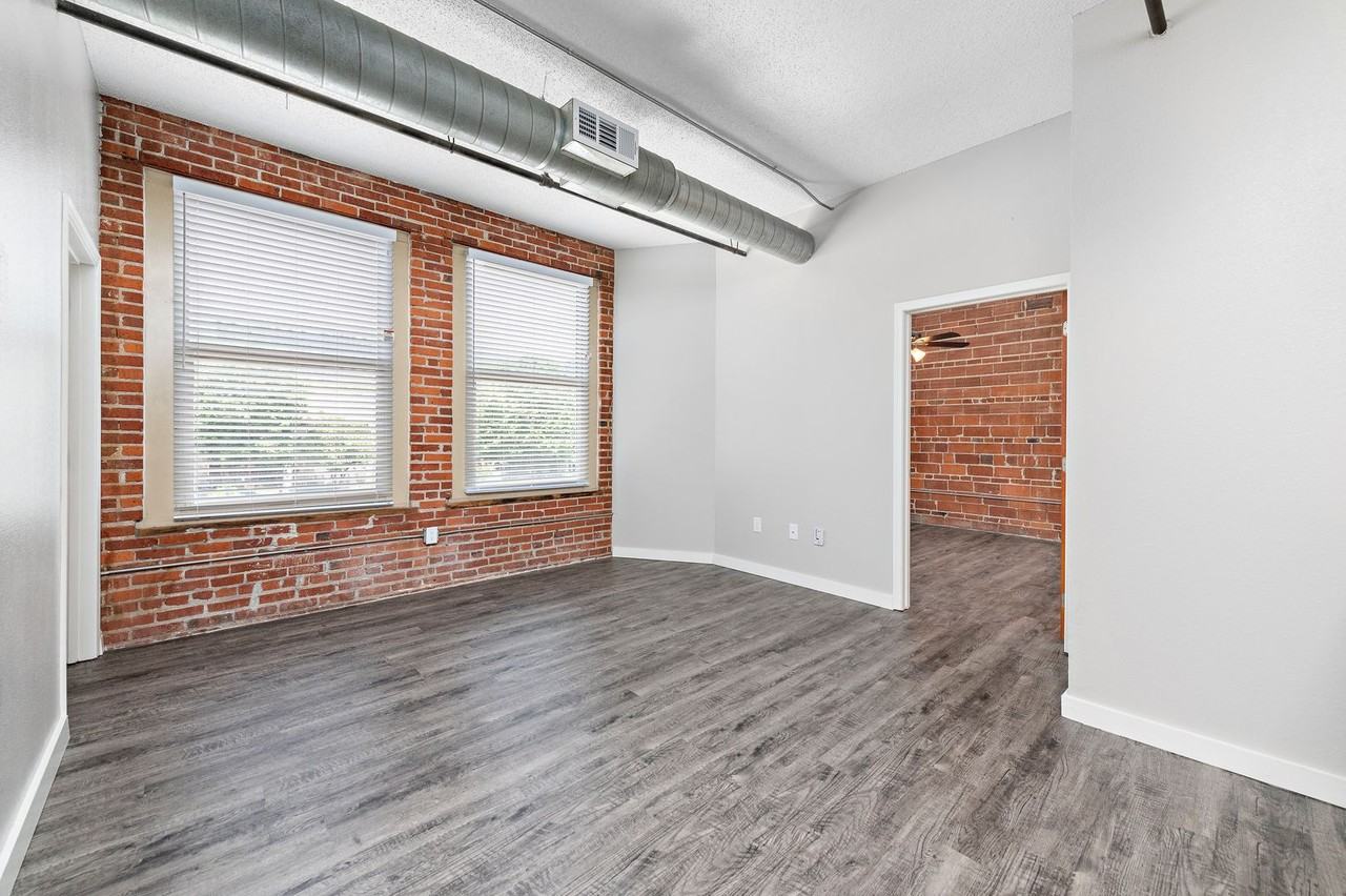 Ide Lofts - Photo 6 of 19
