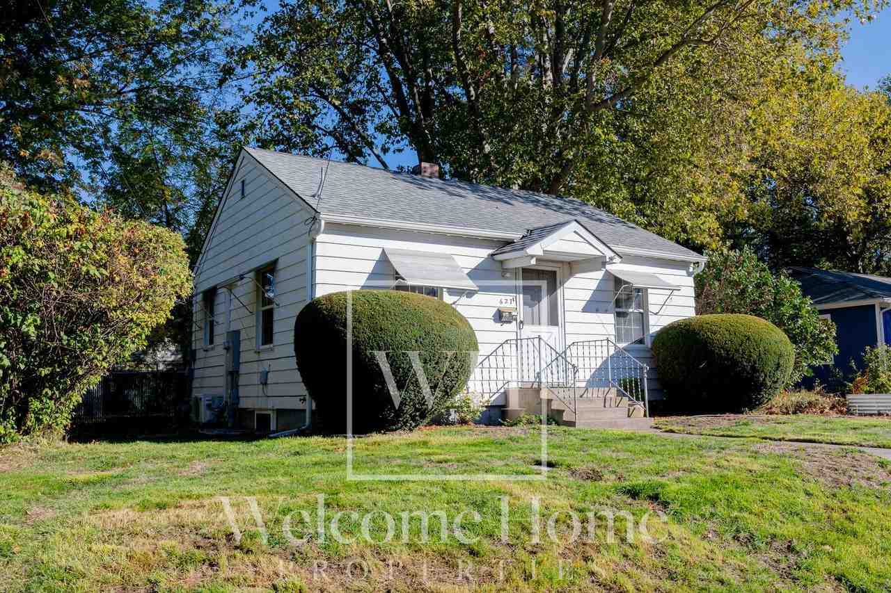 627 E Maple St - Photo 2 of 31