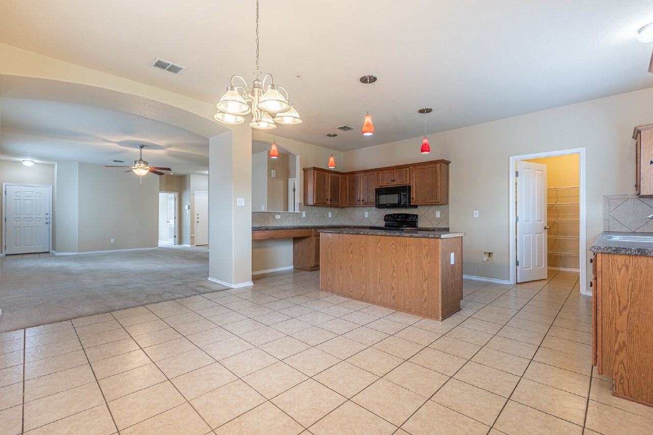 9519 Nueces Cyn - Photo 7 of 29