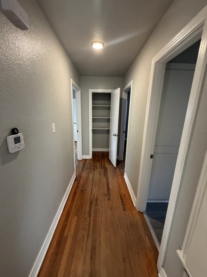 913 Success St - Photo 3 of 15