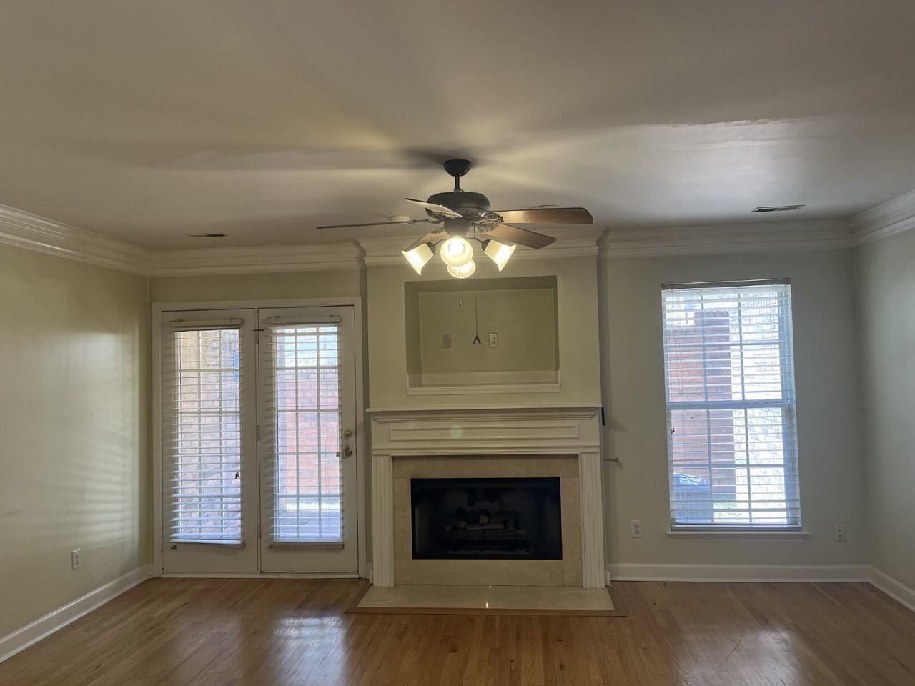 1648 Brentwood Pointe - Photo 4 of 31
