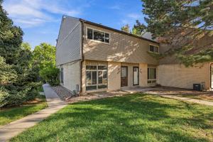 featured image of 4271 W Ponds Cir