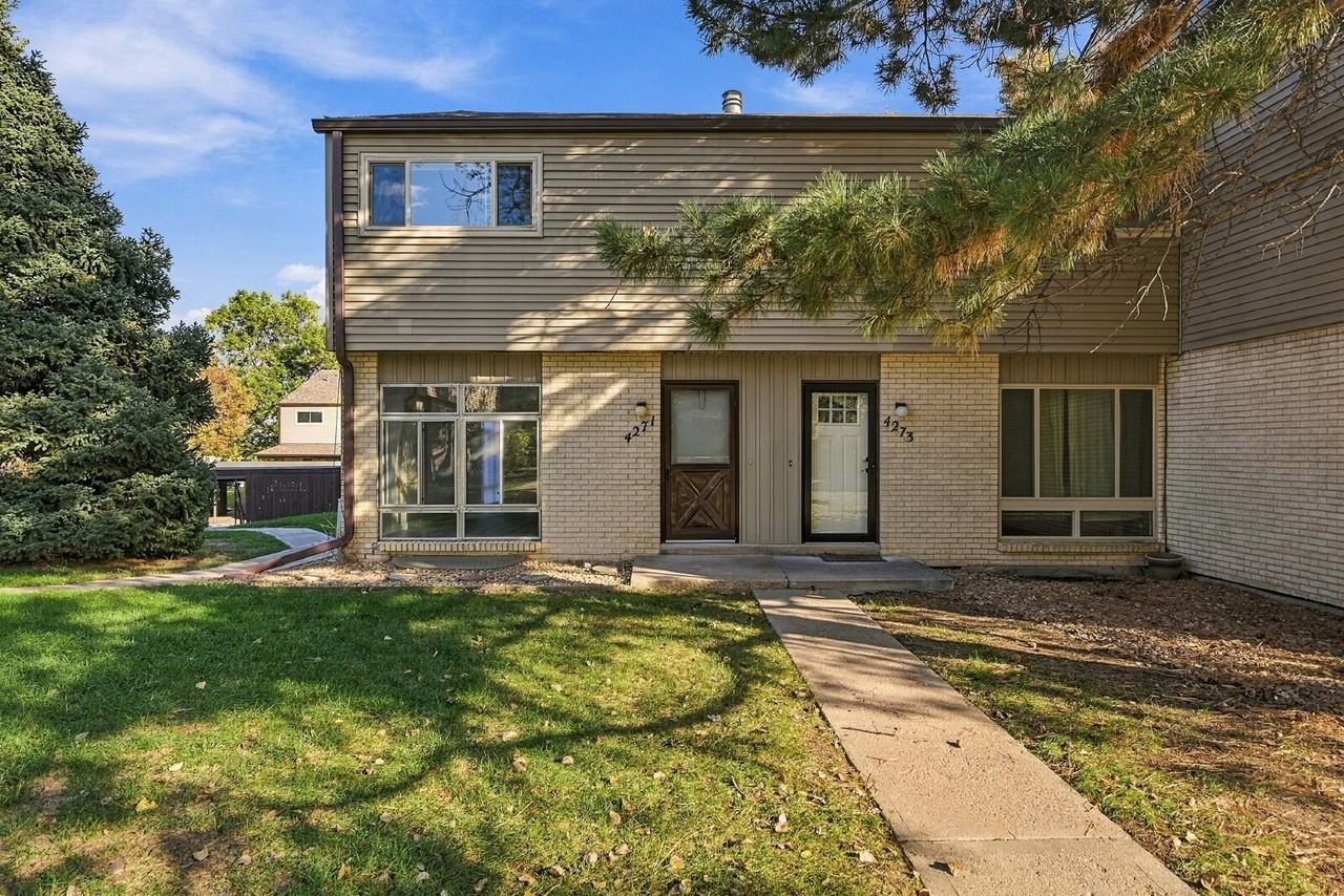 4271 W Ponds Cir - Photo 2 of 34