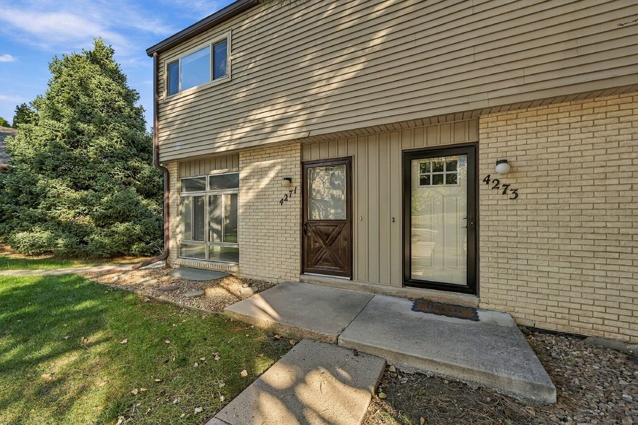4271 W Ponds Cir - Photo 3 of 34