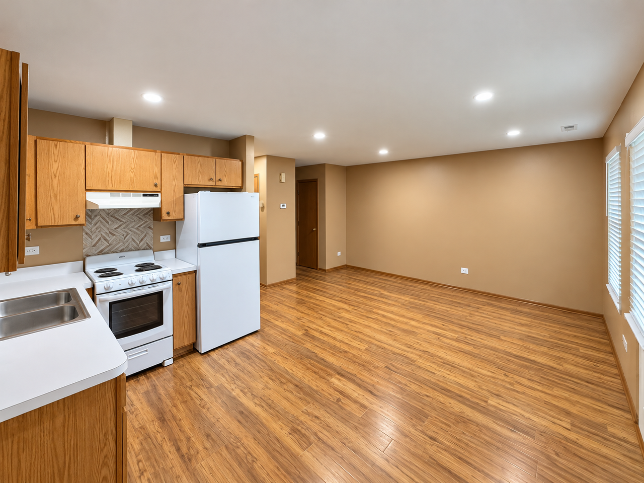 2824 Jackson Ave #B - Photo 3 of 8