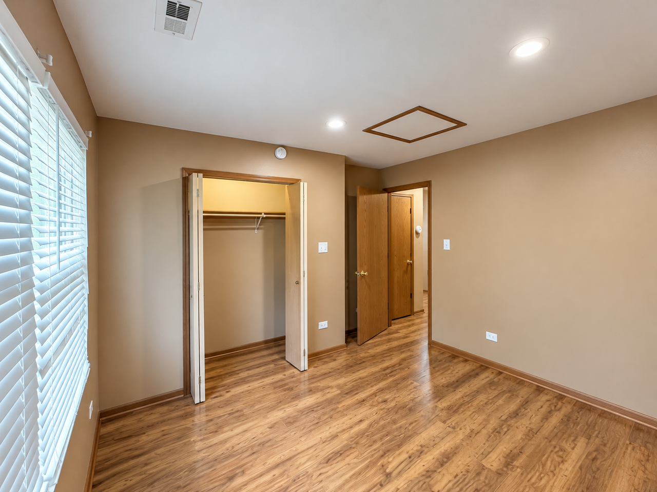 2824 Jackson Ave #B - Photo 5 of 8