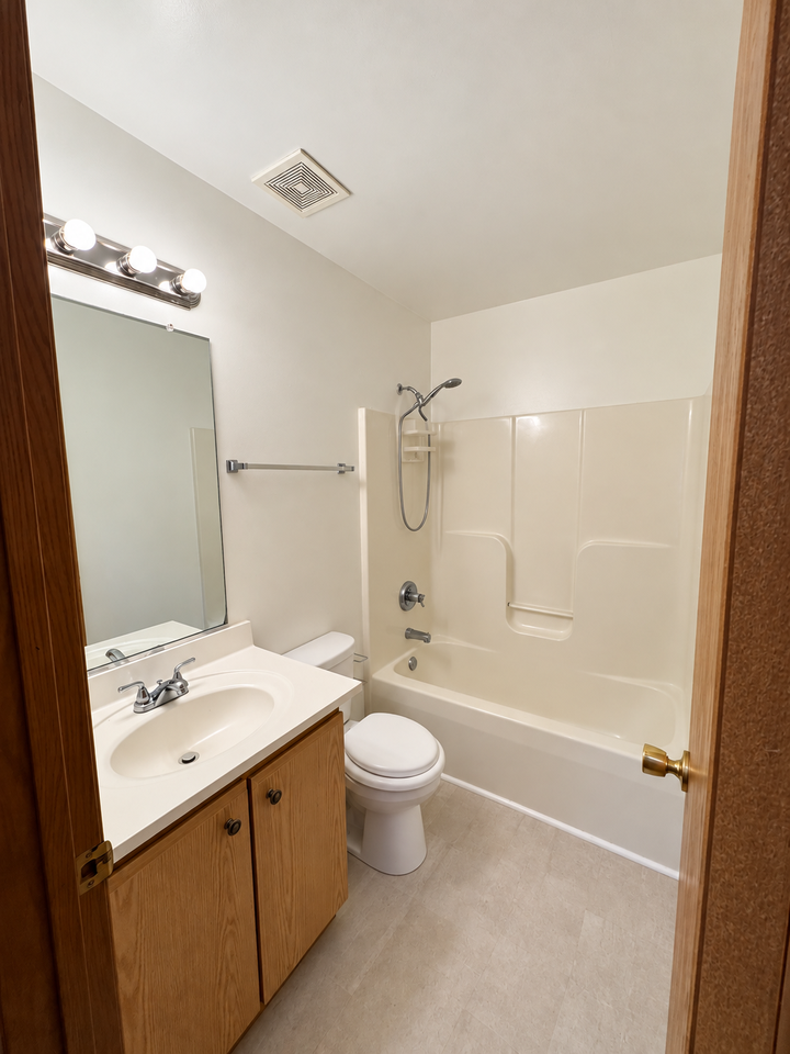 2824 Jackson Ave #B - Photo 6 of 8