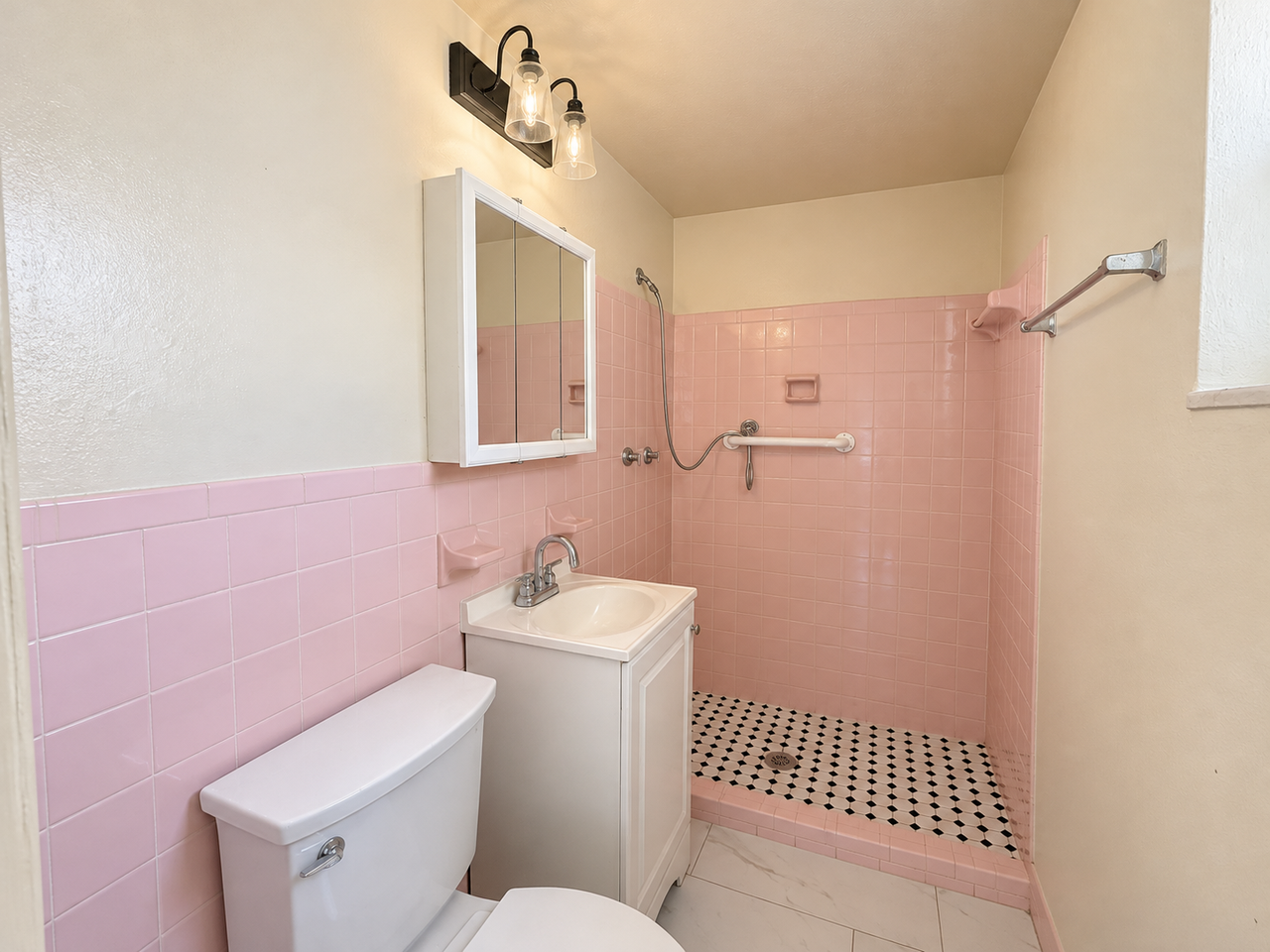 9238 Pegasus Ave - Photo 7 of 11