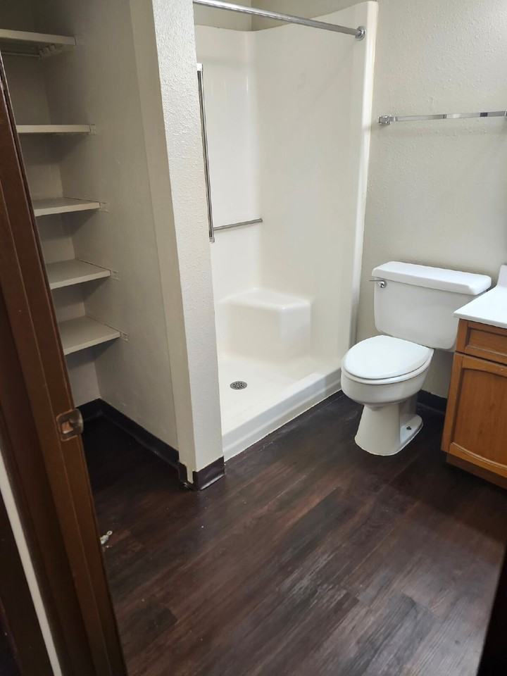 102 8th Ave Nw #10C - Photo 6 of 6