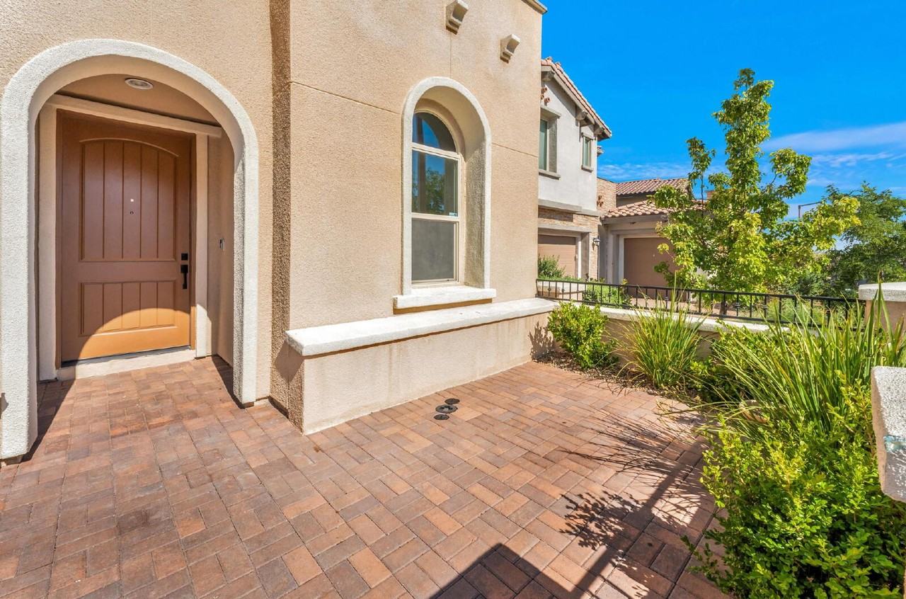 270 Castellari Dr - Photo 3 of 50