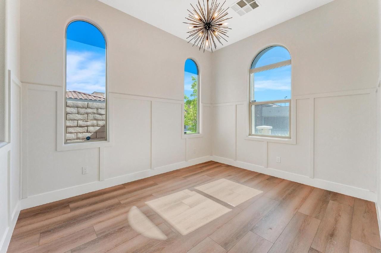 270 Castellari Dr - Photo 4 of 50