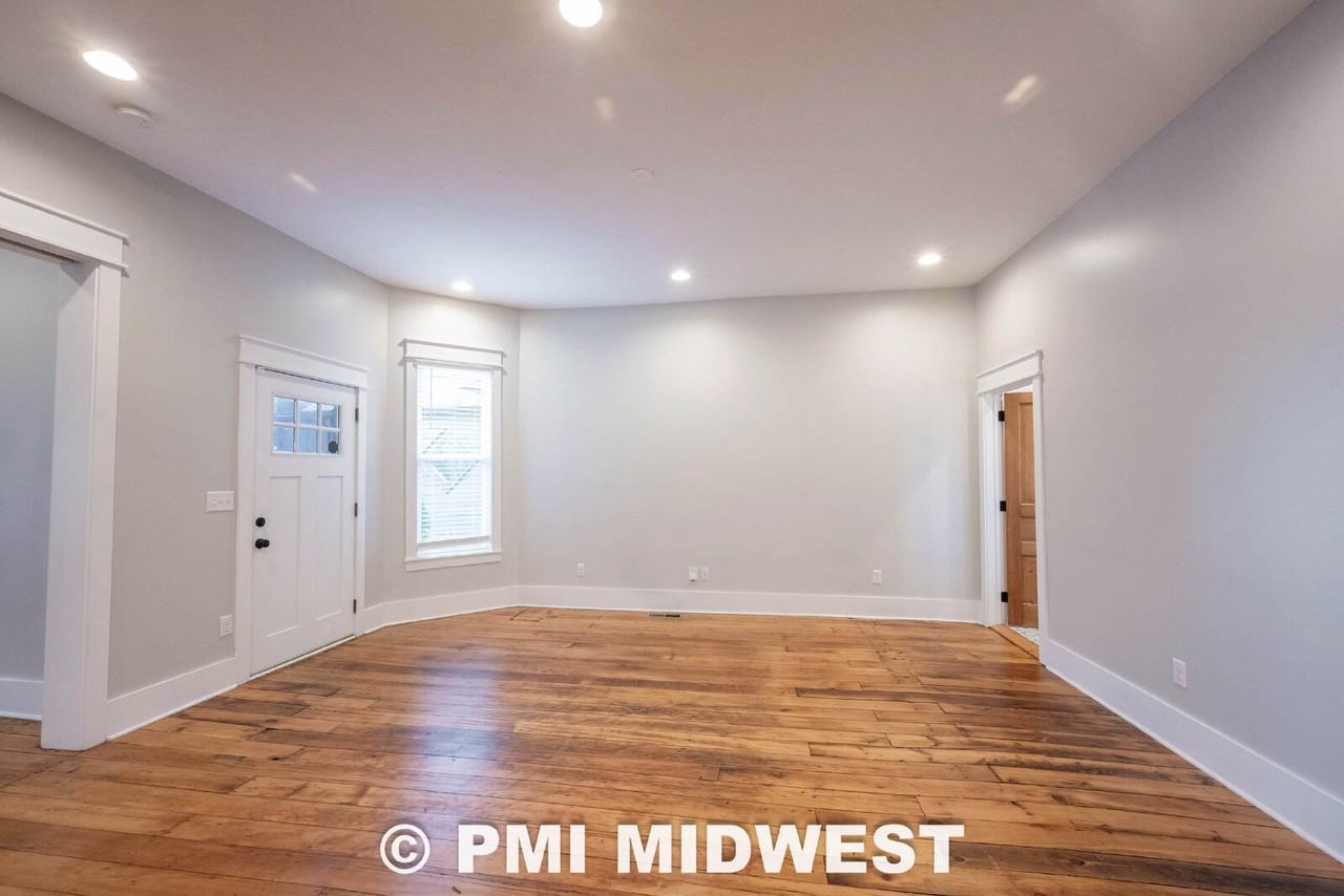 1530 S East St - Photo 4 of 34