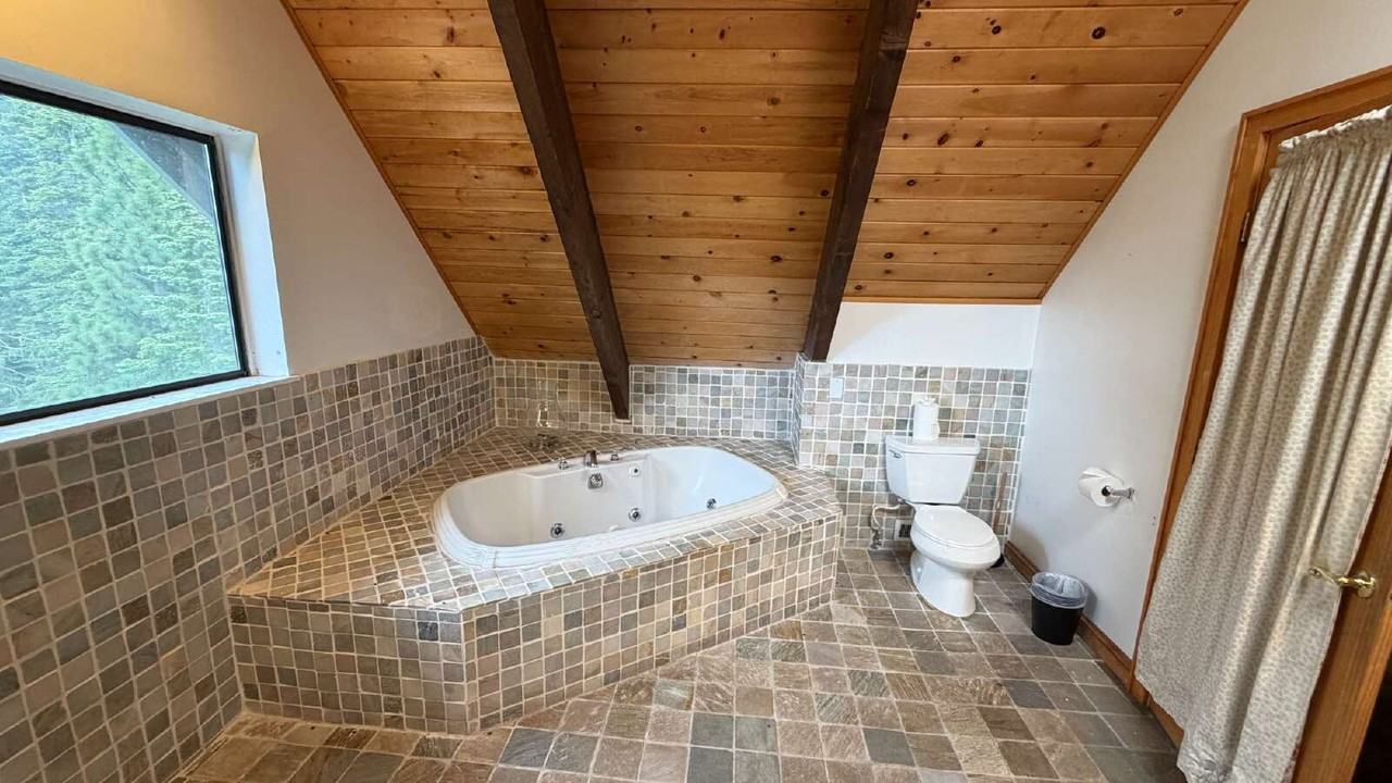 342 Maryanne Dr - Photo 4 of 27