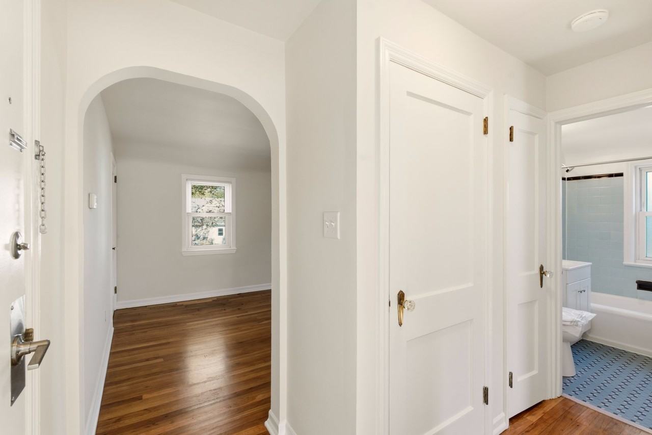 207 Reading Ave - Photo 5 of 13
