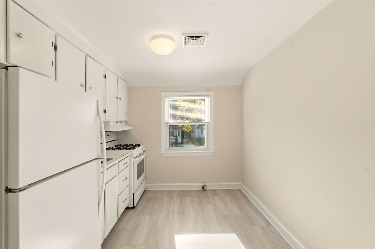 207 Reading Ave - Photo 6 of 13