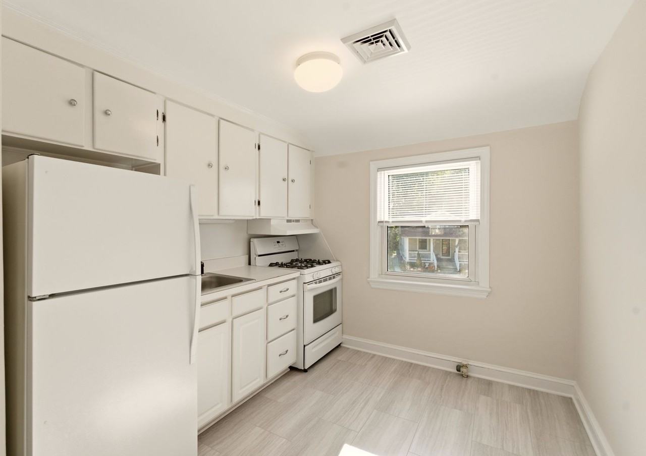 207 Reading Ave - Photo 7 of 13