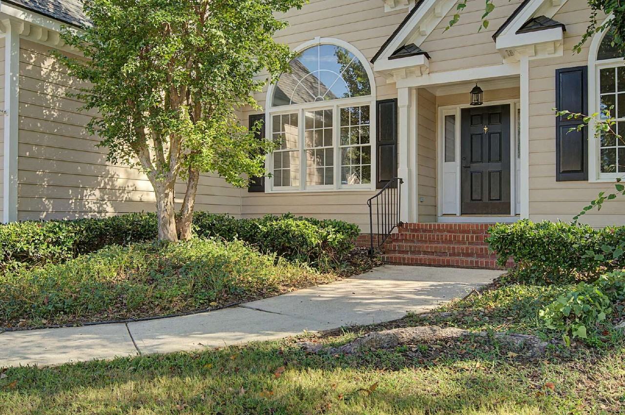 208 Hickory Glen Ln - Photo 4 of 39