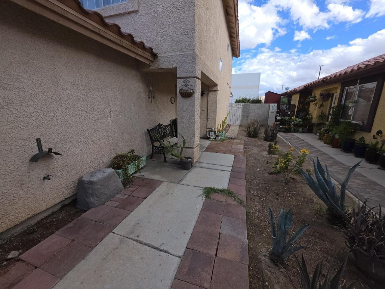 576 River Bed St - Photo 3 of 18
