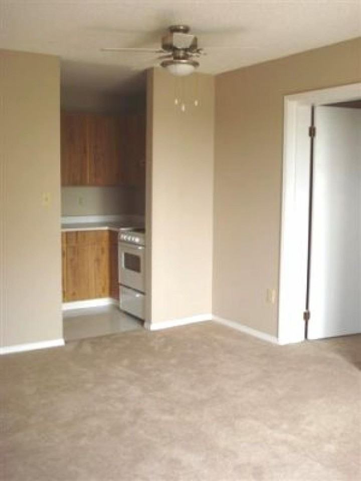 5224  52nd Avenue W - Photo 3 of 8
