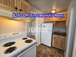 featured image of 215 N Chestnut St