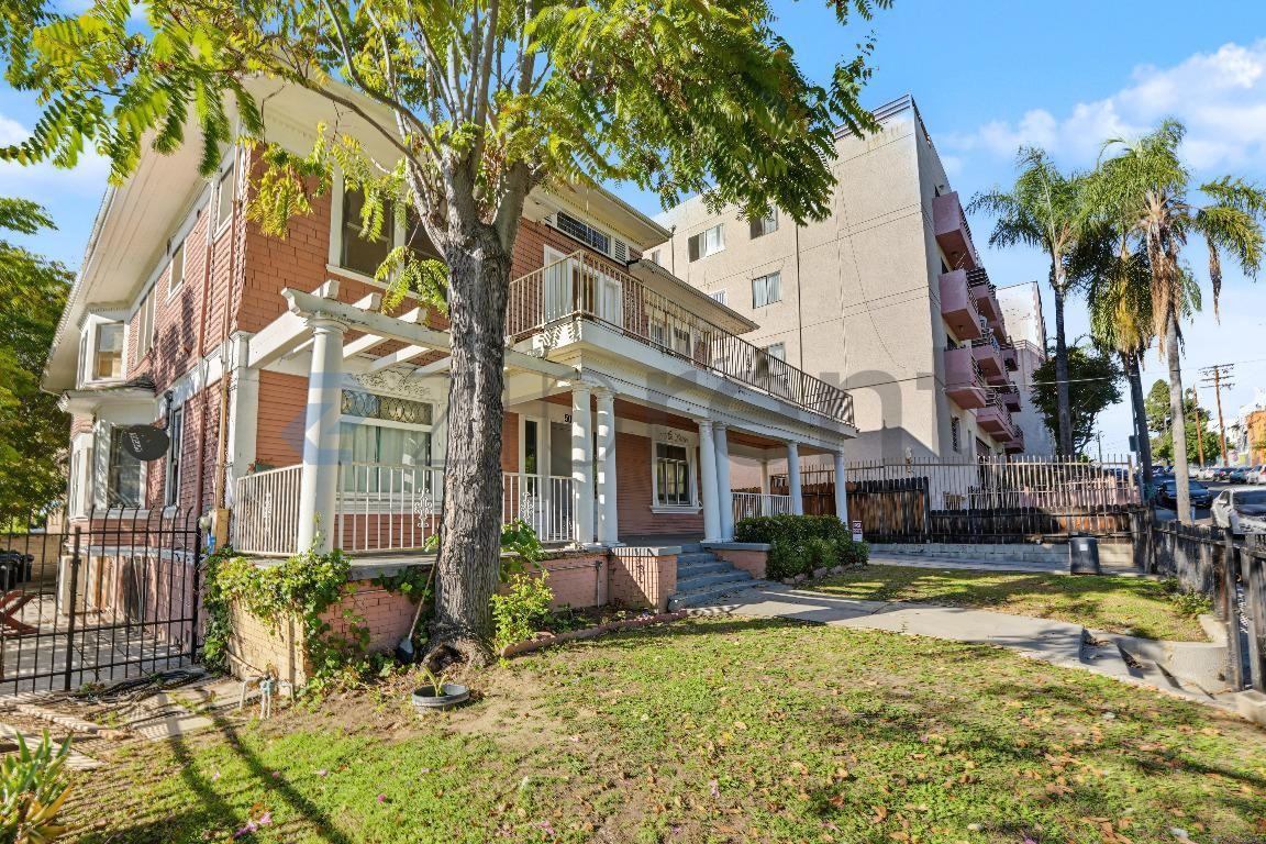 509 S Grand View St #3 - Photo 4 of 26