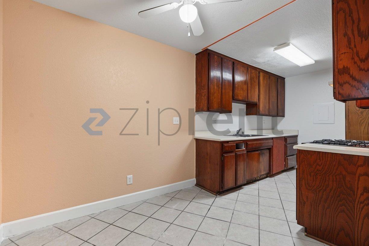 14322 Valerio St #35 - Photo 6 of 24